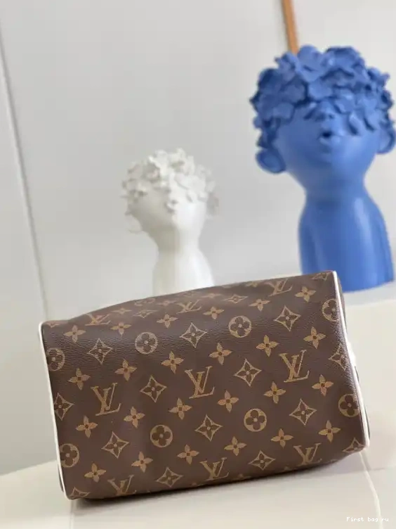 First bag ru 25 VUITTON LOUIS BANDOULIÈRE SPEEDY 0629